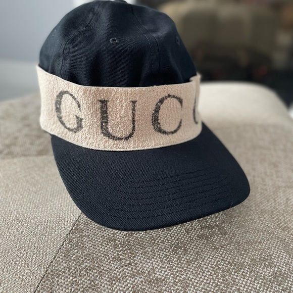 Authentic Gucci Black and Tan Cap Hat w/storage bag Made in Italy Size M58 New - Picture 1 of 7